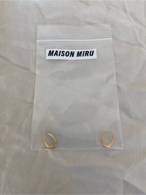 MAISON MIRU Gold Minimal Horseshoe Hoop Earrings